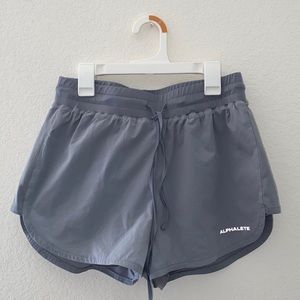 Alphalete Loose fitting shorts